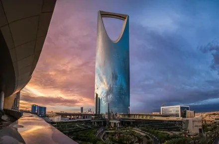 Widok na Sky Bridge z hotelu Four Seasons Hotel Riyad Arabia Saudyjska